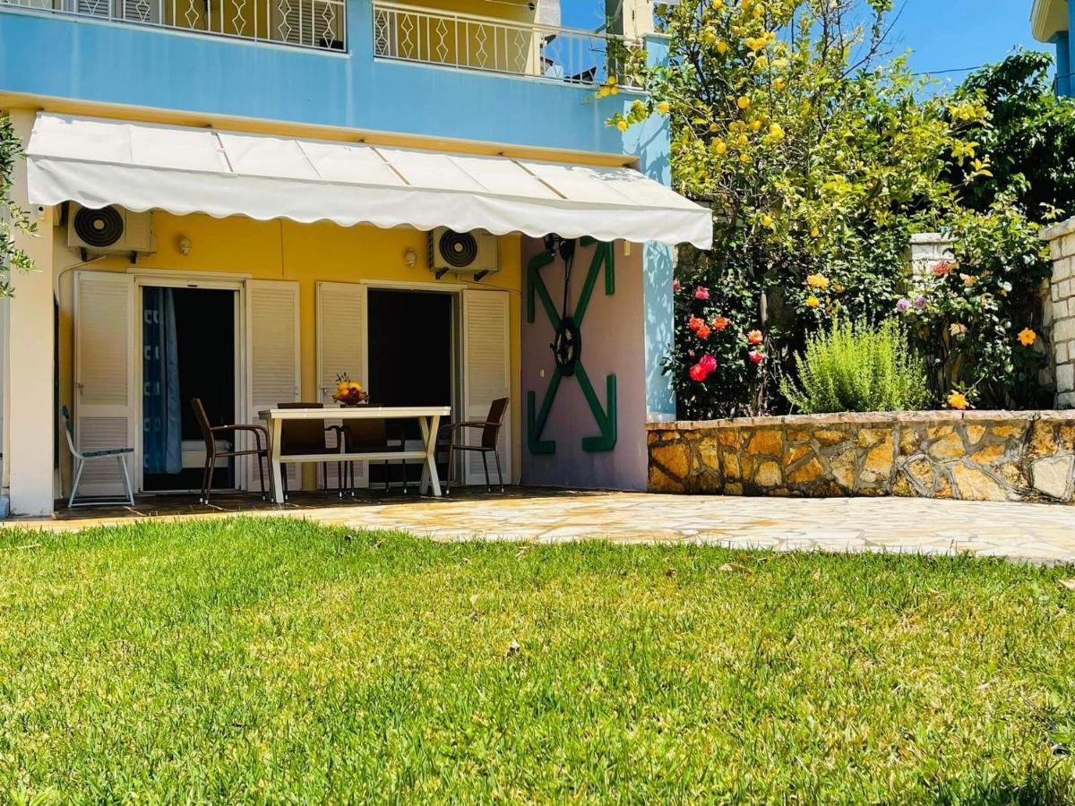 Triantis Apartments Лигия Екстериор снимка