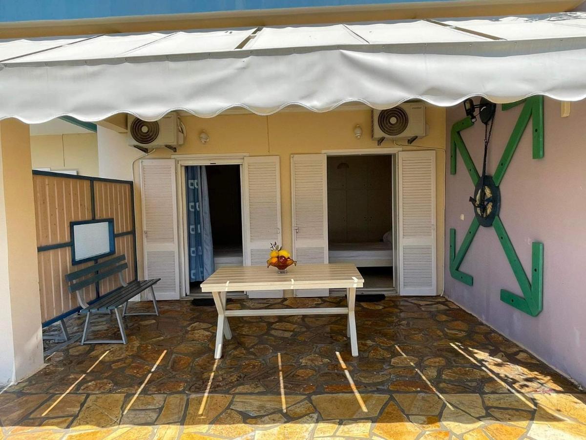Triantis Apartments Лигия Екстериор снимка