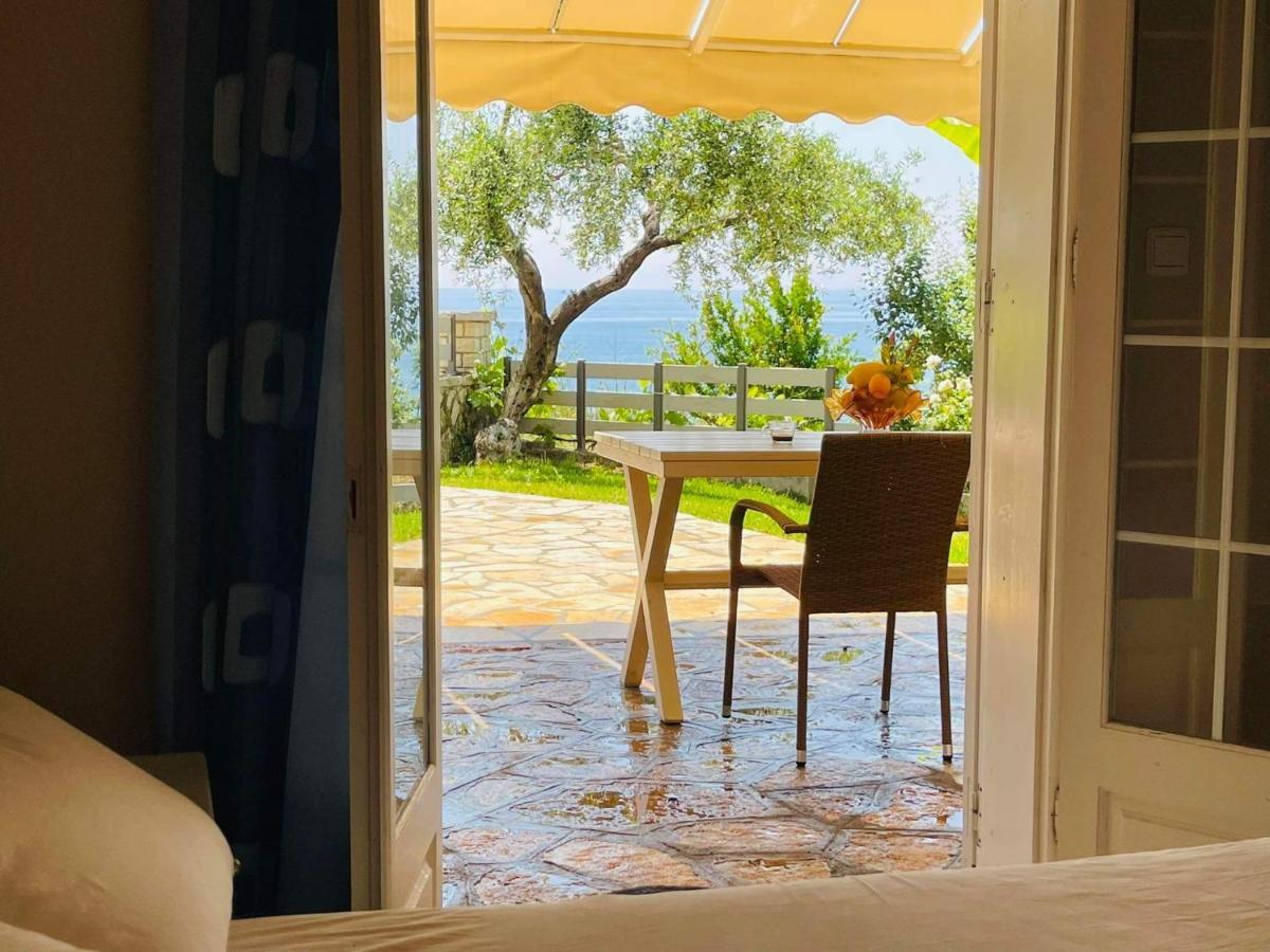 Triantis Apartments Лигия Екстериор снимка