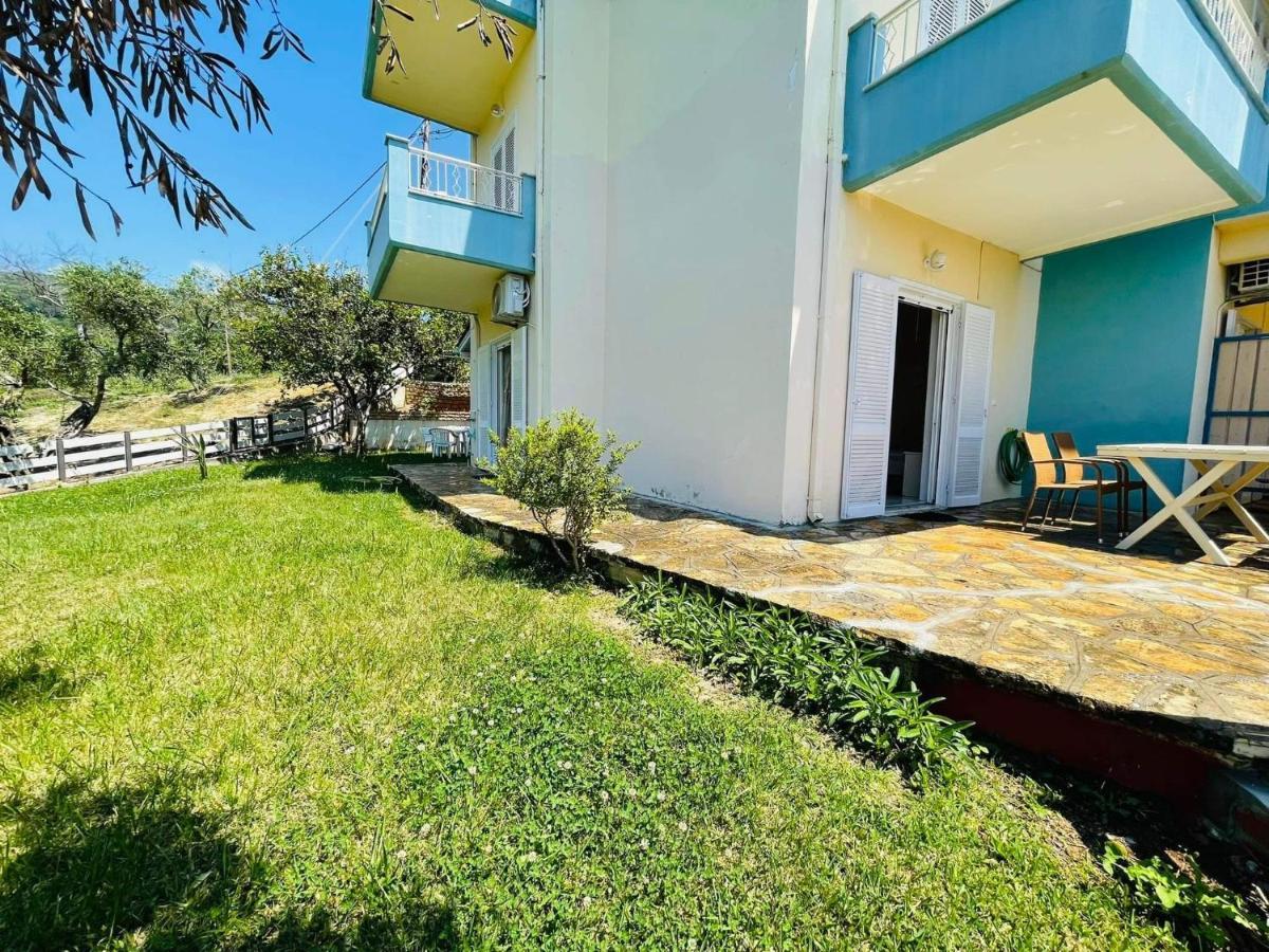 Triantis Apartments Лигия Екстериор снимка