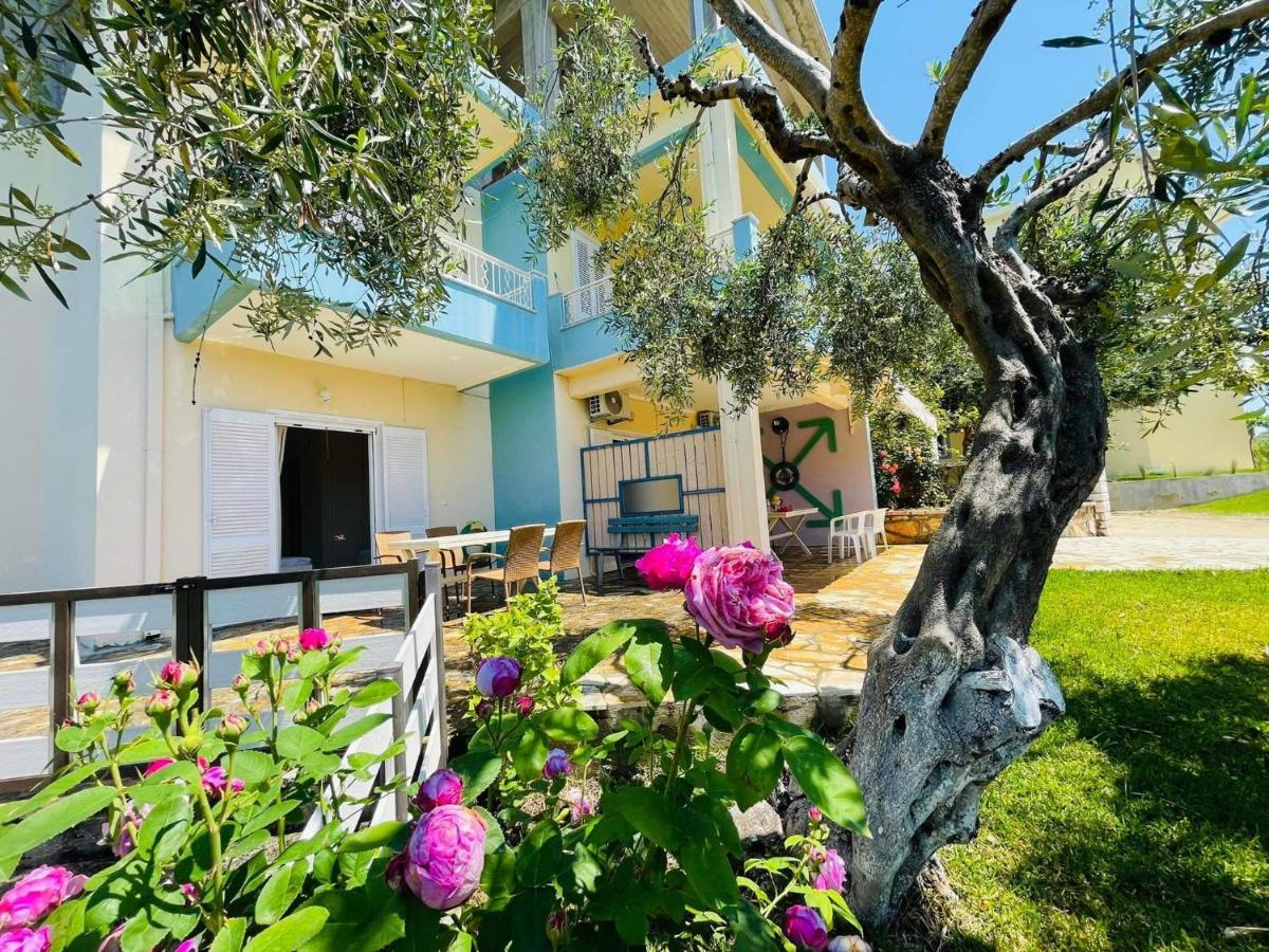 Triantis Apartments Лигия Екстериор снимка